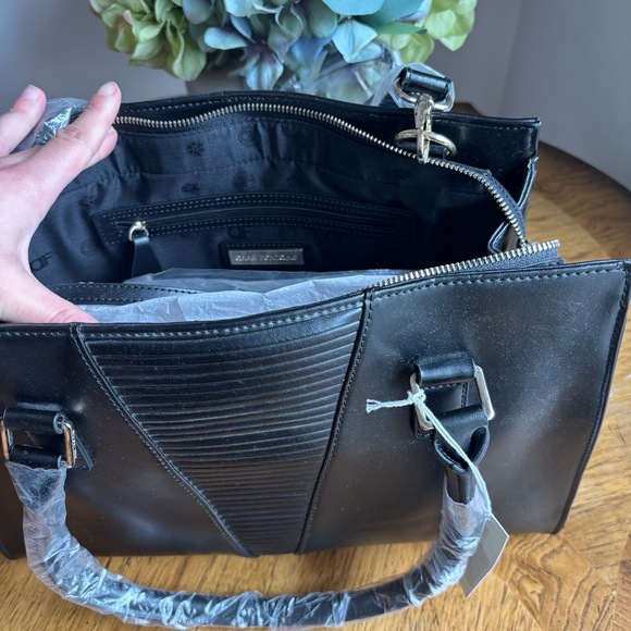 NWT Anne Fontaine Black Zipper Closure Logo Lining Interior Pocket Shoulder Bag - Picture 3 of 5